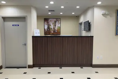 Photo 5 - Voyage Hotel