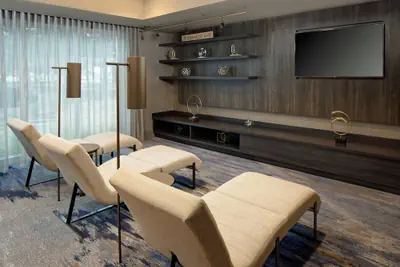 Photo 4 - Courtyard by Marriott Dallas Downtown/Reunion District