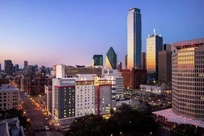 Photo 2 - Courtyard by Marriott Dallas Downtown/Reunion District