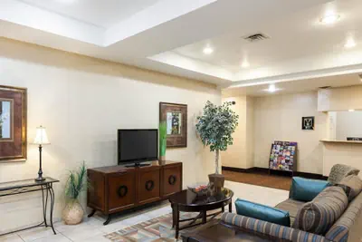 Photo 5 - Comfort Inn & Suites Regional Medical Center