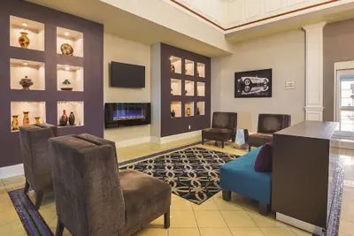 Photo 4 - La Quinta Inn & Suites by Wyndham Bowling Green