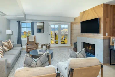 Photo 2 - Madeline Hotel & Residences, Auberge Collection