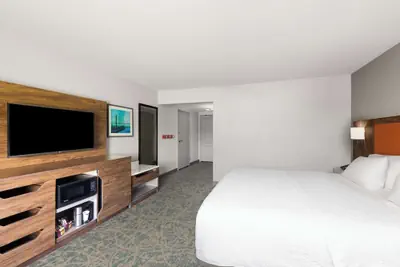 Photo 5 - Hampton Inn & Suites Savannah-Airport