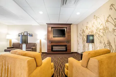 Photo 4 - Sleep Inn & Suites Douglas