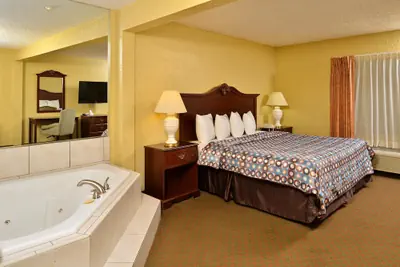 Photo 3 - Americas Best Value Inn Starke