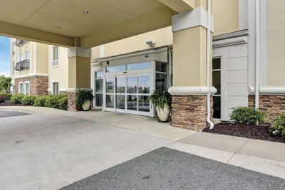 Photo 2 - Comfort Suites near Hot Springs Park