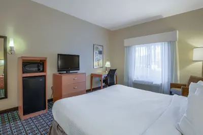 Photo 5 - Fairfield Inn & Suites by Marriott Orange Beach