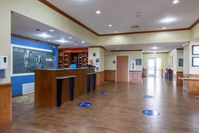 Photo 4 - Hampton Inn Alice