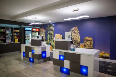 Photo 5 - La Quinta Inn & Suites by Wyndham Houston East at Normandy