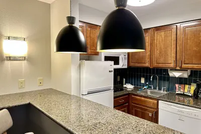 Photo 5 - Staybridge Suites Milwaukee West-Oconomowoc by IHG