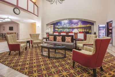 Photo 4 - La Quinta Inn & Suites by Wyndham Garland Harbor Point
