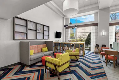 Photo 4 - Hampton Inn & Suites Charlotte Airport