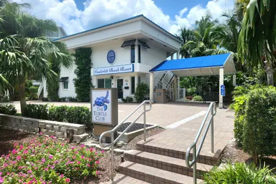 Photo 2 - Vanderbilt Beach Resort