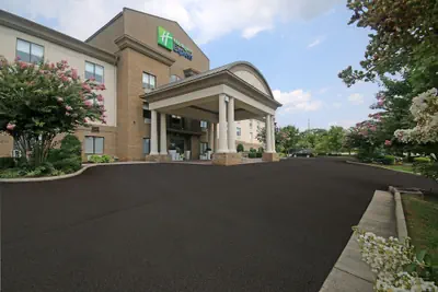 Photo 2 - Holiday Inn Express Troutville by IHG