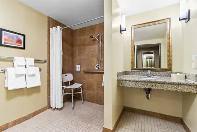 Photo 5 - Comfort Suites El Paso West