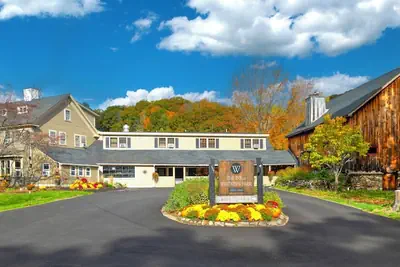 Photo 3 - Whitneys Inn at Black Mountain
