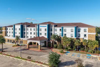 Photo 2 - Wyndham Lake Charles