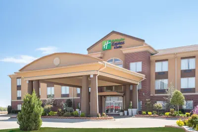 Photo 2 - Holiday Inn Express Hotel & Suites Pauls Valley by IHG