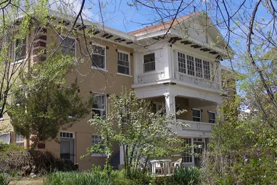 Photo 2 - Riverside Hot Springs Inn & Spa - Adults Only