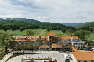 Photo 2 - Waynesville Inn and Golf Club, Tapestry Collection by Hilton