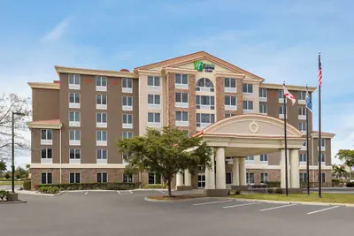 Photo 2 - Holiday Inn Express Hotel & Suites Fort Myers East - The Forum by IHG