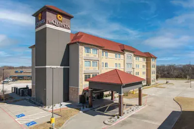 Photo 2 - La Quinta Inn & Suites by Wyndham Allen at The Village