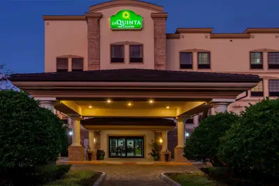 Photo 2 - La Quinta Inn & Suites by Wyndham Port Orange / Daytona
