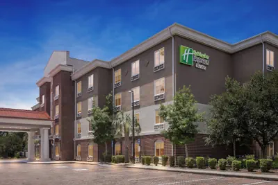 Photo 2 - Holiday Inn Express and Suites Savannah - Midtown by IHG