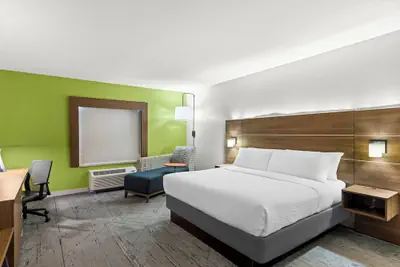 Photo 5 - Holiday Inn Express and Suites Savannah - Midtown by IHG