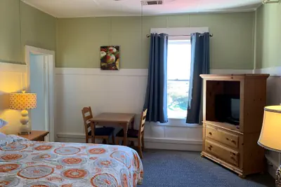 Photo 4 - Woodbridge Inn & Tavern