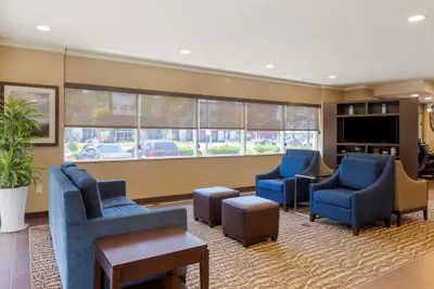 Photo 4 - Comfort Suites Ontario Airport Convention Center