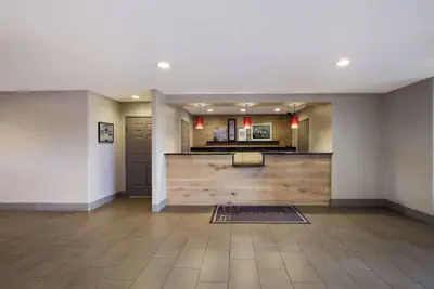 Photo 3 - Country Inn & Suites by Radisson, Marion, IL