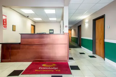 Photo 4 - Econo Lodge Harrisburg - Hershey