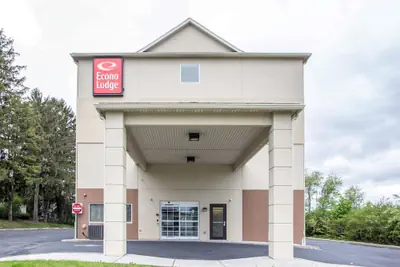 Photo 2 - Econo Lodge Harrisburg - Hershey