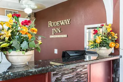 Photo 4 - Rodeway Inn Cypress - Buena Park