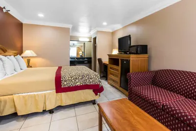 Photo 5 - Rodeway Inn Cypress - Buena Park