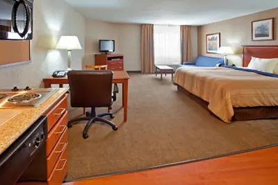 Photo 4 - Candlewood Suites Elgin by IHG