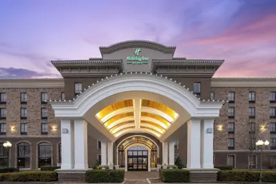 Photo 2 - Holiday Inn Midland by IHG