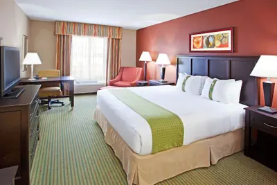 Photo 5 - Holiday Inn Midland by IHG