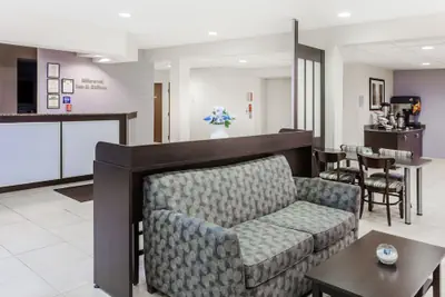 Photo 3 - Microtel Inn & Suites by Wyndham Elkhart