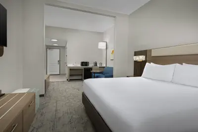 Photo 5 - Holiday Inn Express Hotel & Suites Greensboro Airport Area by IHG