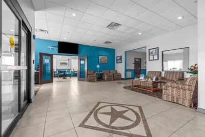 Photo 3 - Days Inn by Wyndham Salado