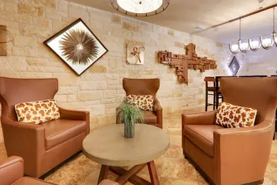 Photo 3 - Comfort Suites Arlington - Entertainment District
