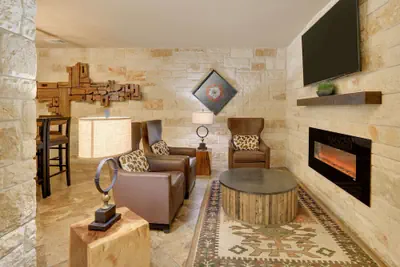 Photo 4 - Comfort Suites Arlington - Entertainment District