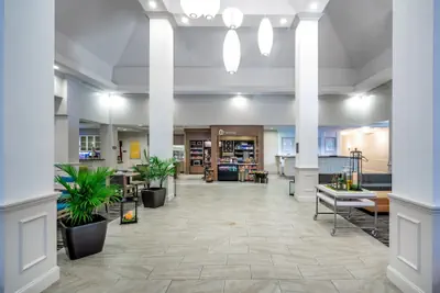 Photo 3 - Hilton Garden Inn Richmond Airport