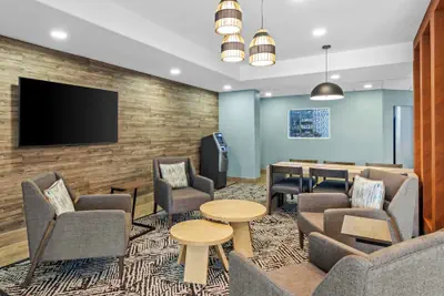 Photo 4 - Candlewood Suites VICTORIA by IHG