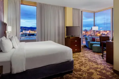 Photo 2 - Courtyard by Marriott Portland City Center