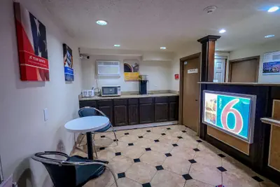 Photo 3 - Motel 6 Toms River, NJ - Near Seaside Heights