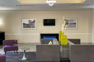 Photo 3 - La Quinta Inn & Suites by Wyndham Waxahachie