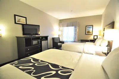 Photo 5 - La Quinta Inn & Suites by Wyndham-Brookshire-West Katy